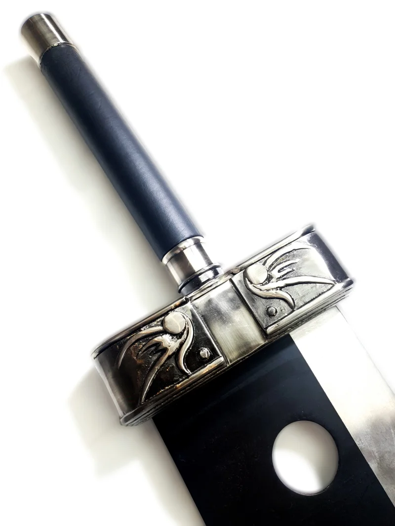 épée cloud buster sword black edition dans FFVII