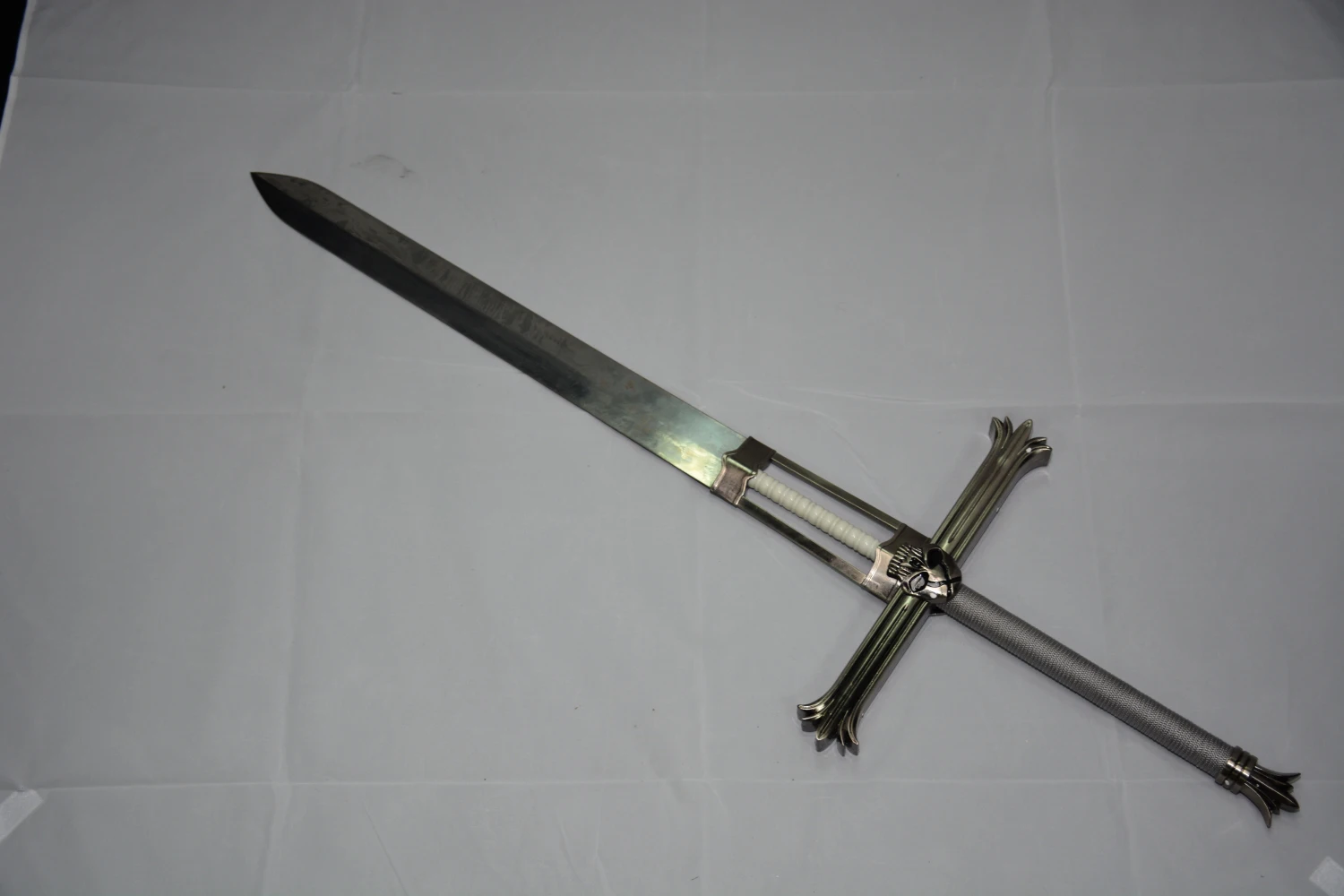 épée cross of scaffold de kugo ginjo