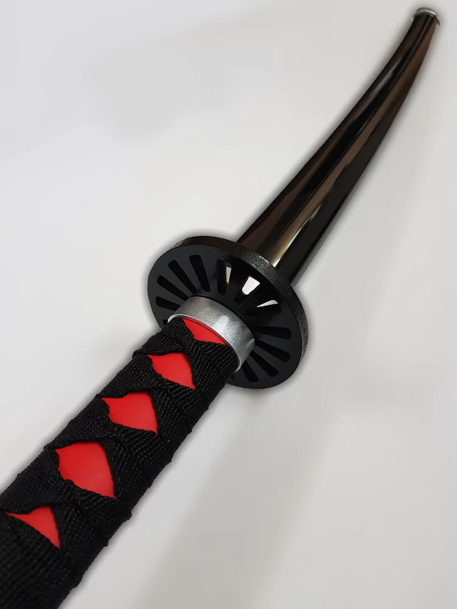 katana de tanjiro en bois dans demon slayer