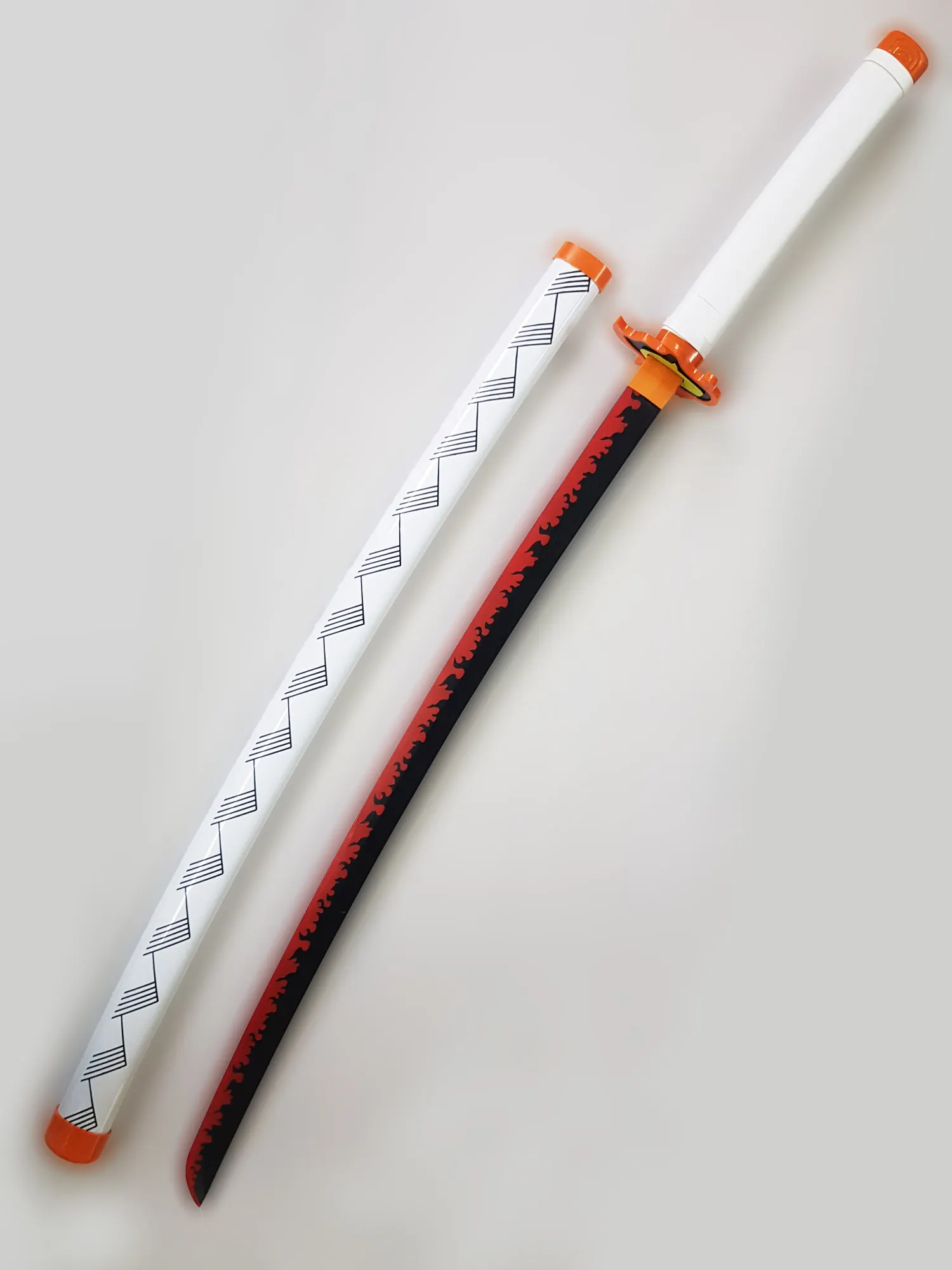 katana de rengoku en bois dans demon slayer