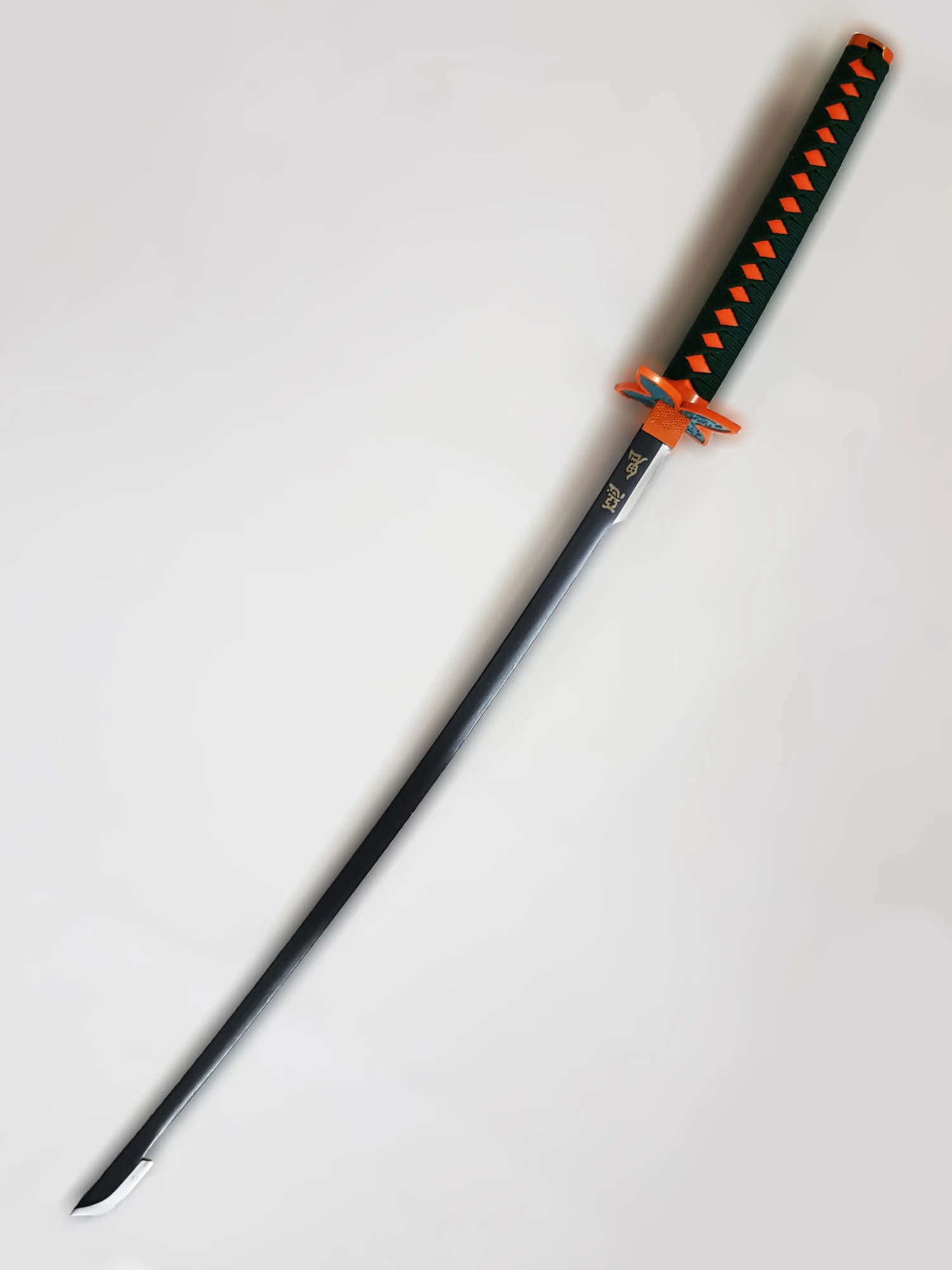 katana de kochou shinobu dans demon slayer