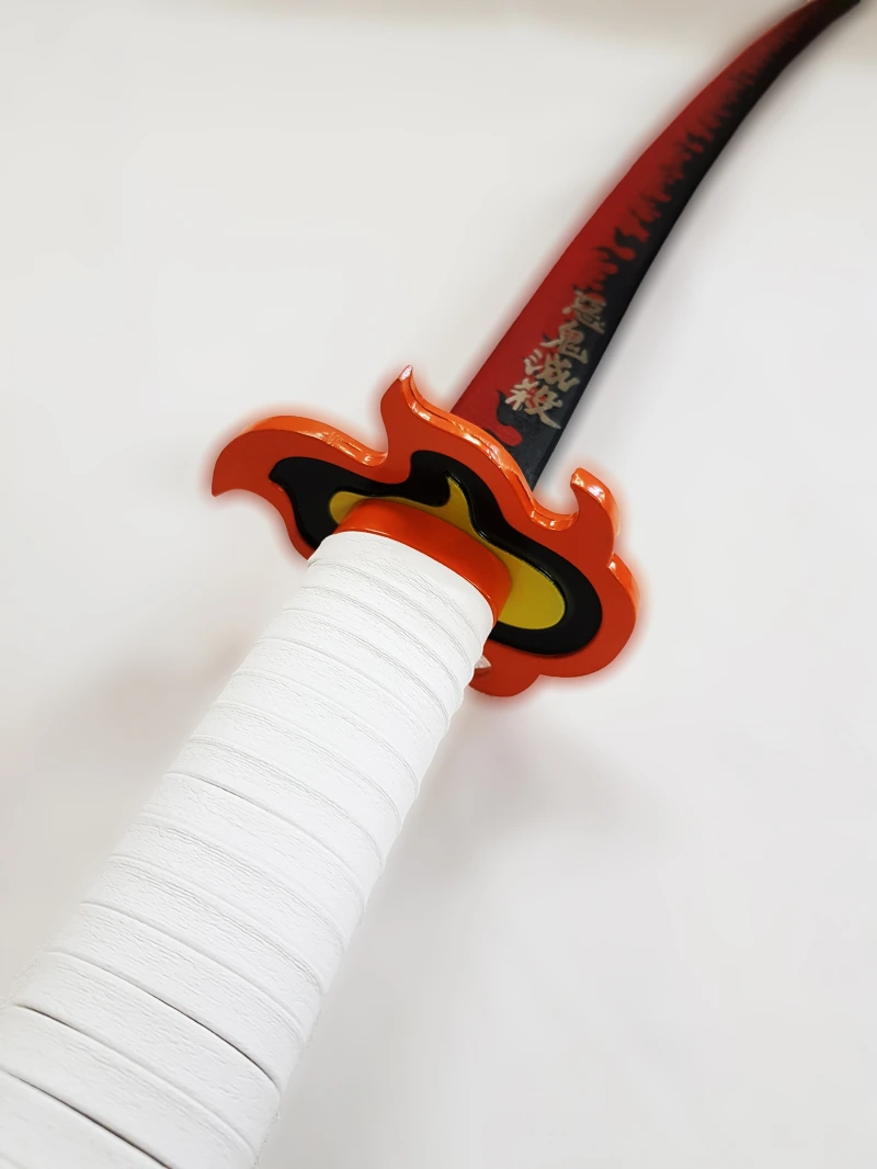 Katana de rengoku kyoujurou dans demon slayer