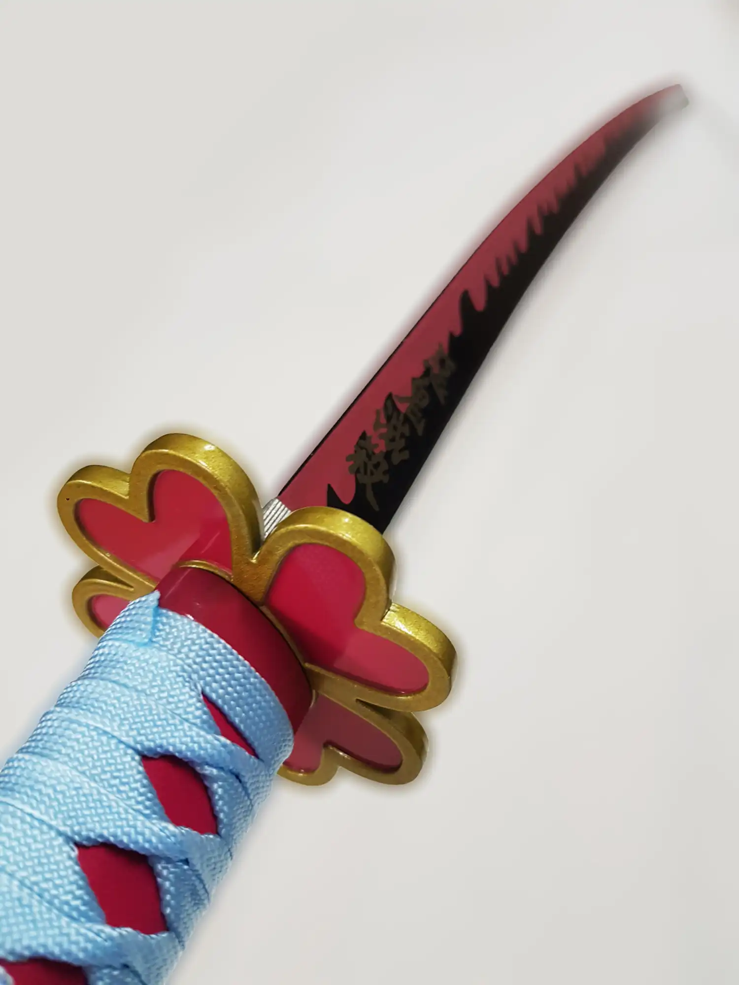 katana de kanroji mitsuri dans demon slayer