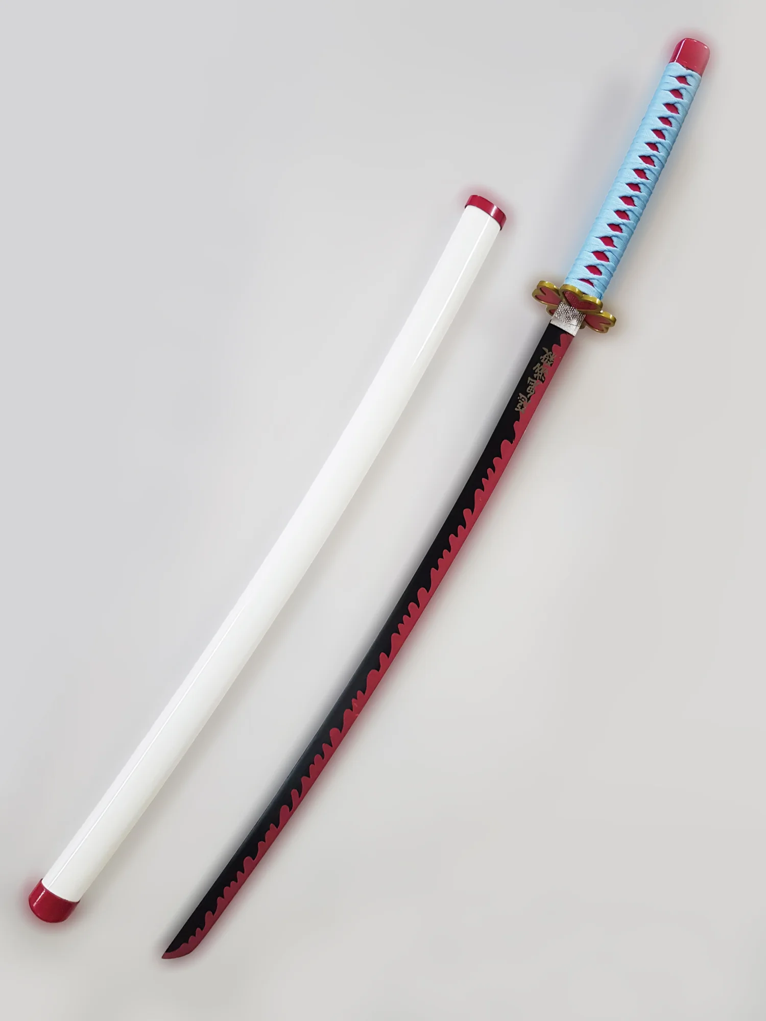 katana de kanroji mitsuri dans demon slayer