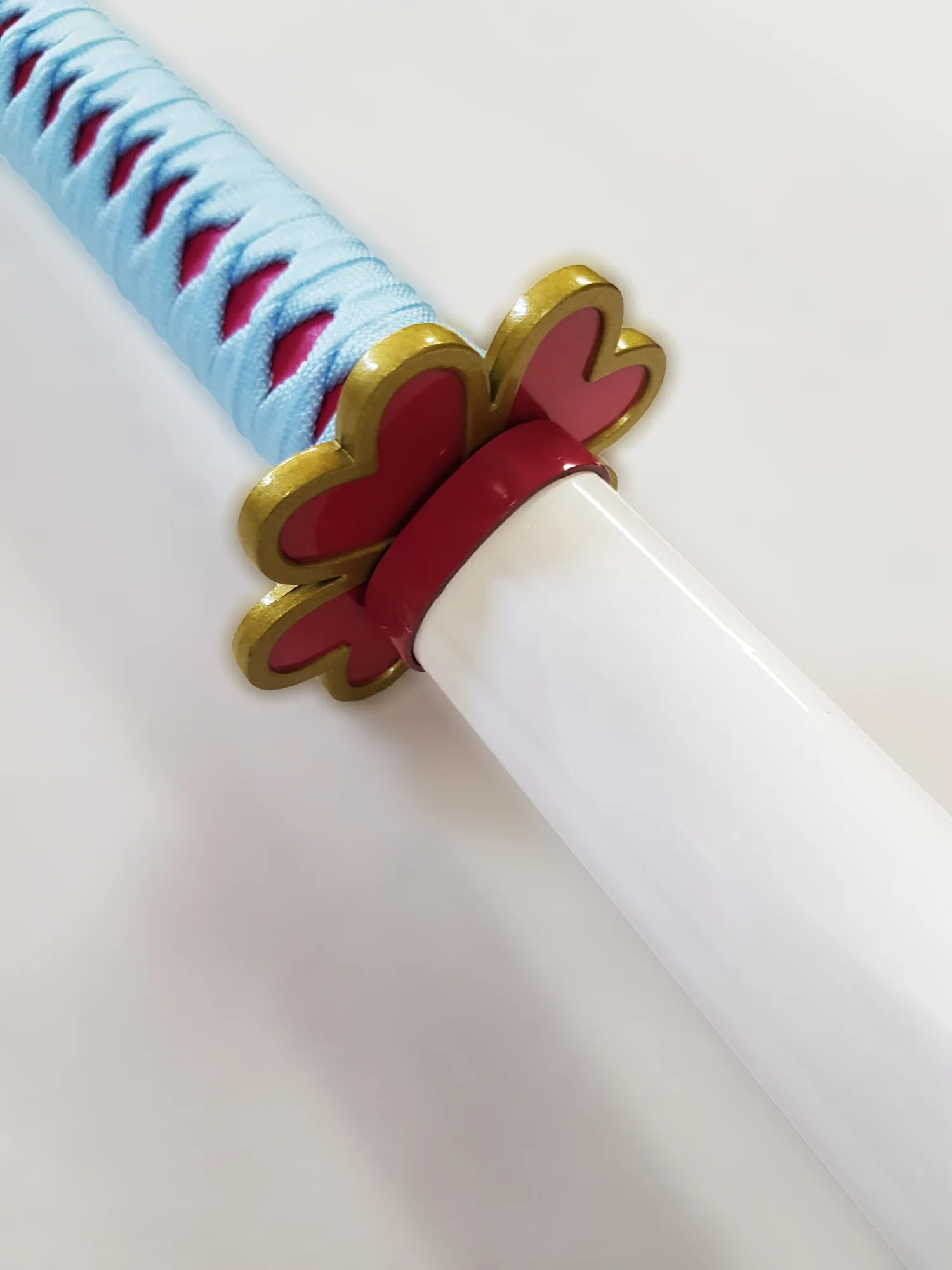 katana de kanroji mitsuri dans demon slayer