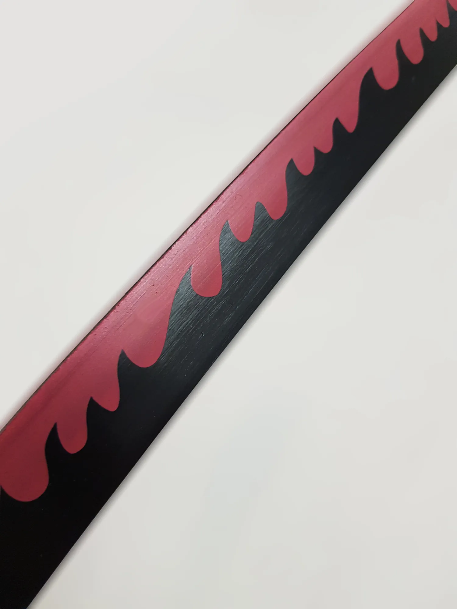 katana de kanroji mitsuri dans demon slayer