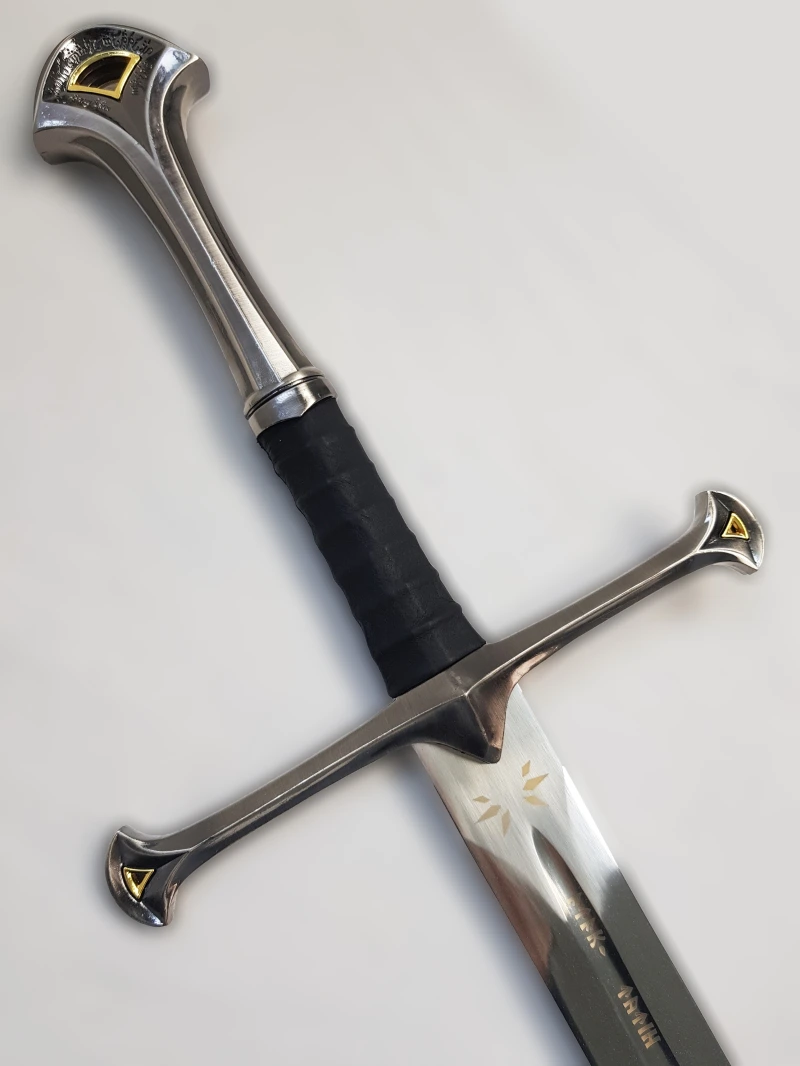 épée aragorn anduril dans le seigneur des anneaux