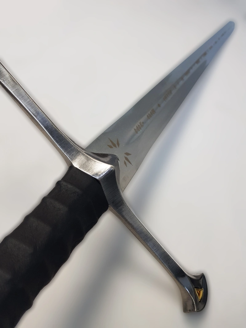 épée aragorn anduril dans le seigneur des anneaux
